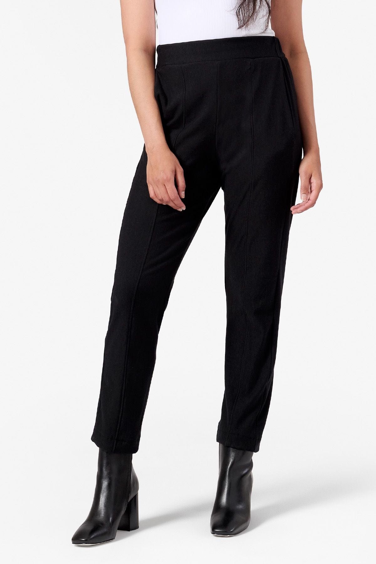 Knox Straight Leg Pant - Woman Fleece Straight Leg Pant with pockets in Black | Daub & Design