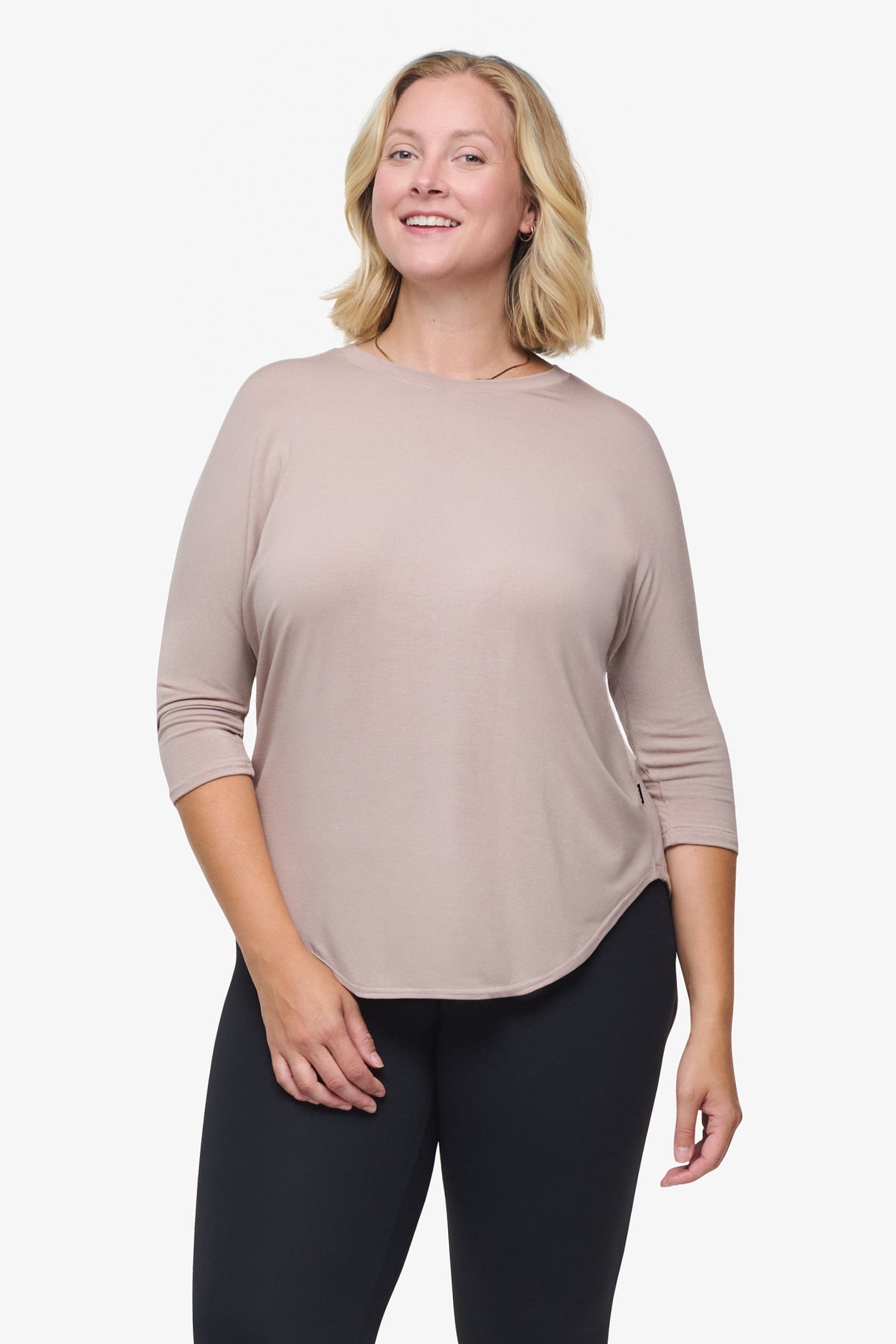 Ainsley Tee – Women’s Basic 3/4 length sleeve T-Shirt in beige | Daub + Design