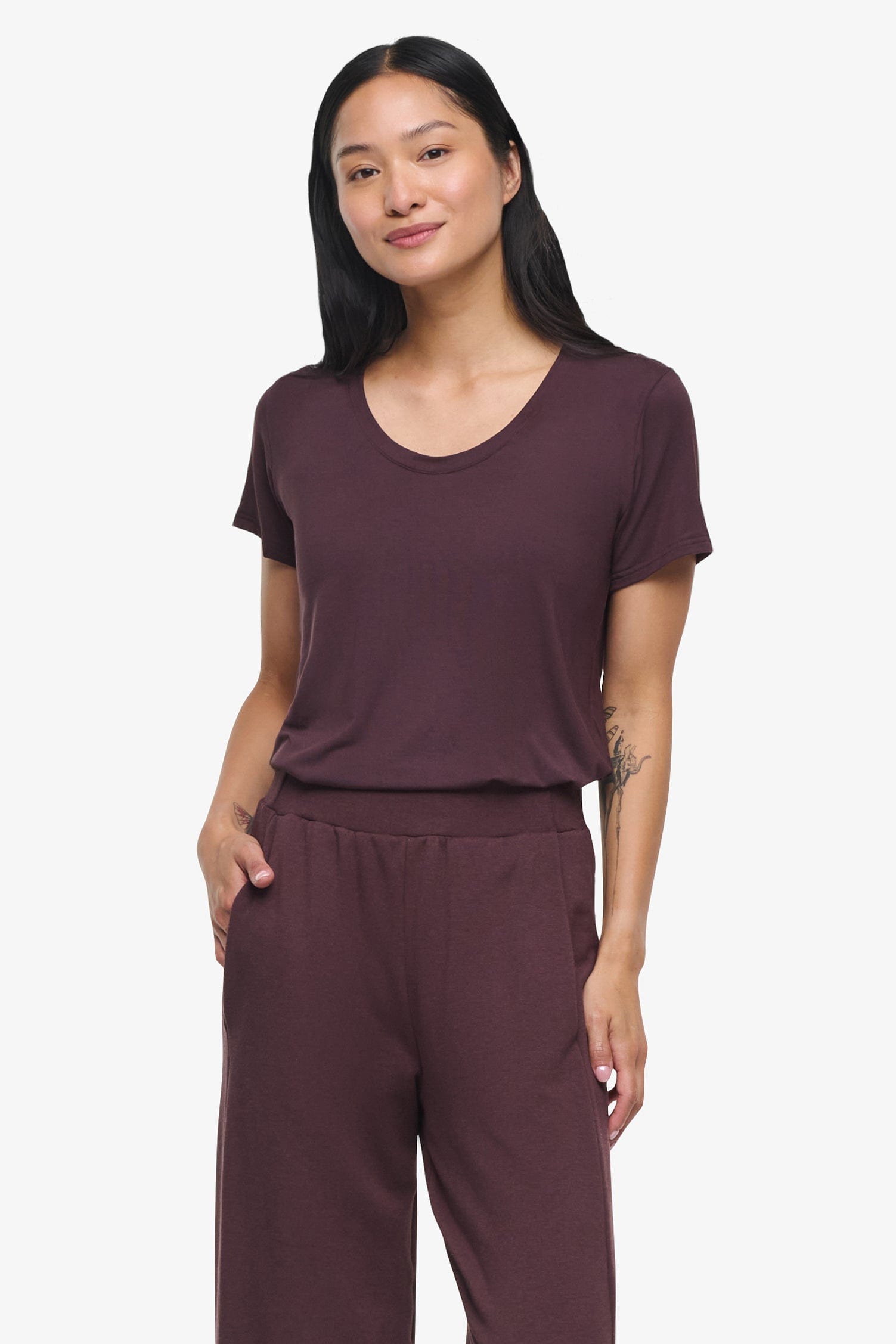 Avery Tee – Women’s Basic T-Shirt in brown front | Daub + Design