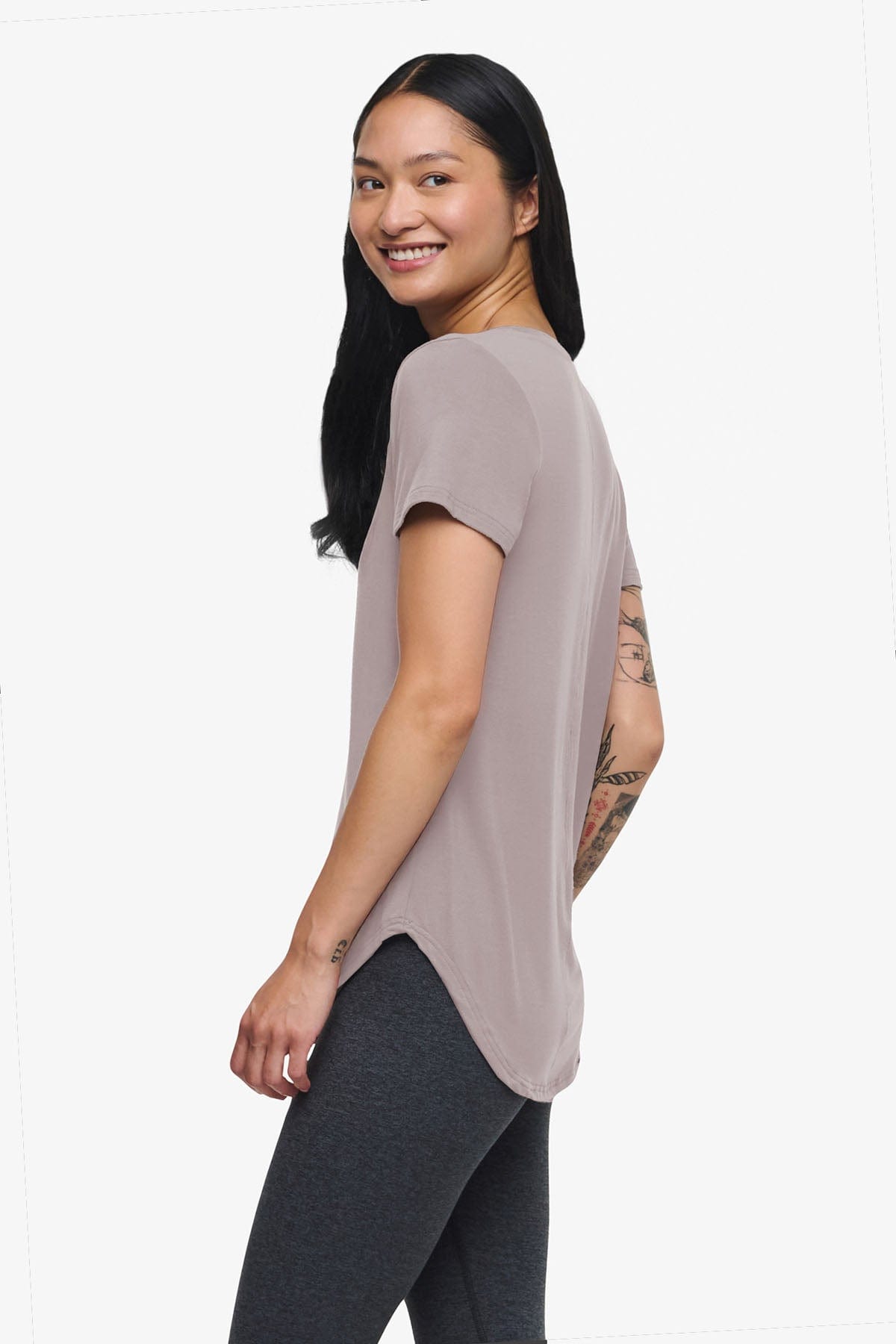 Avery Tee – Women’s Basic T-Shirt in beige | Daub + Design