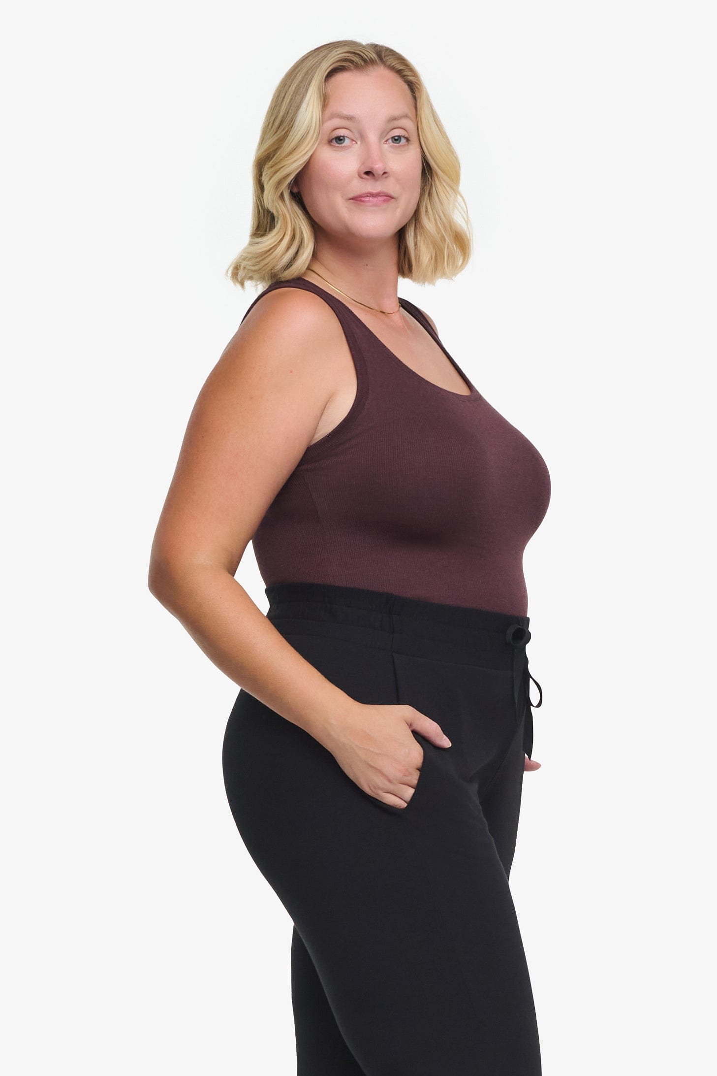 Basic Tank – Women’s Basic Ribbed Tank in Brown | Daub + Design