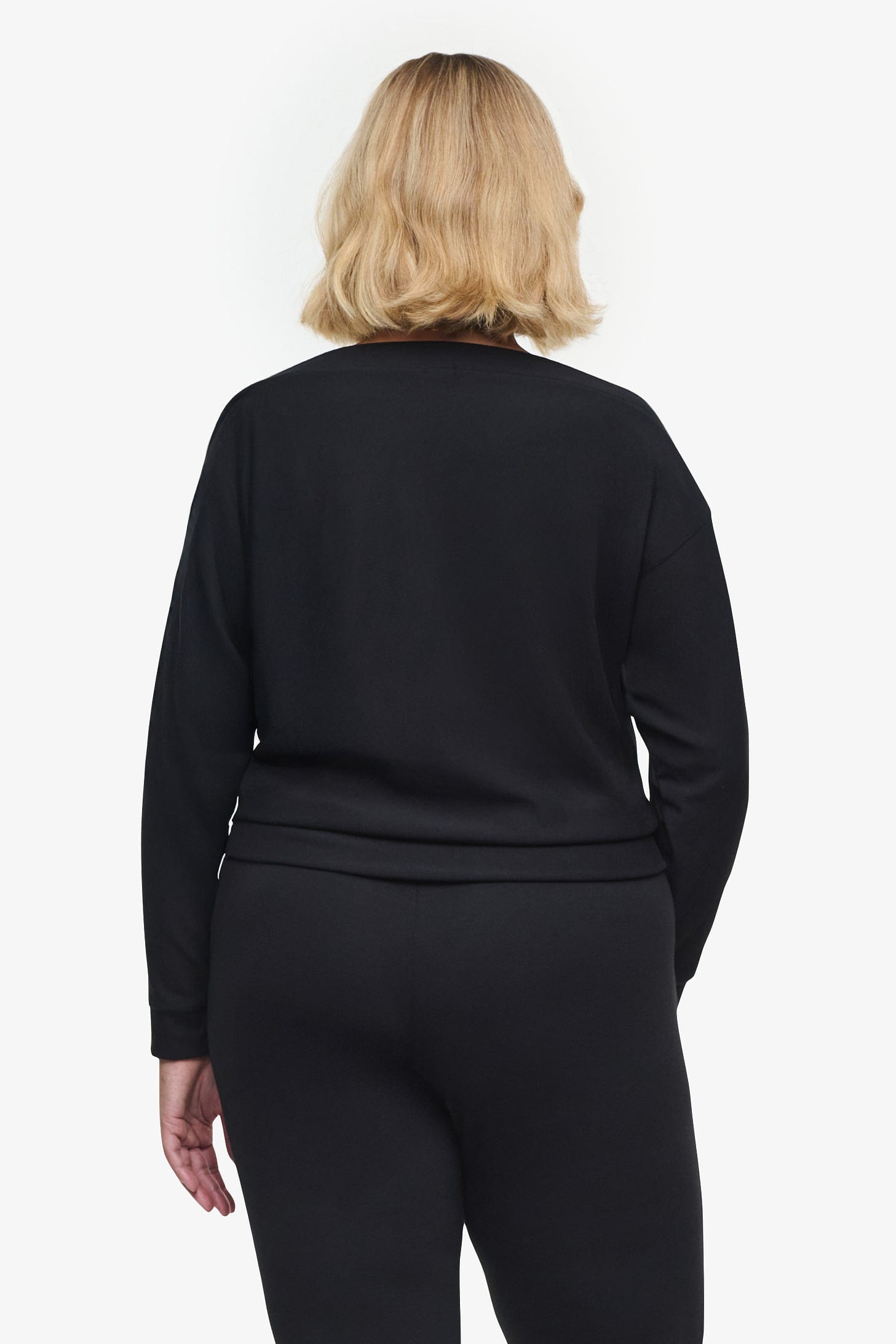 Boatneck Sweatshirt - Woman off shoulder sweatshirt in black back | Daub & Design