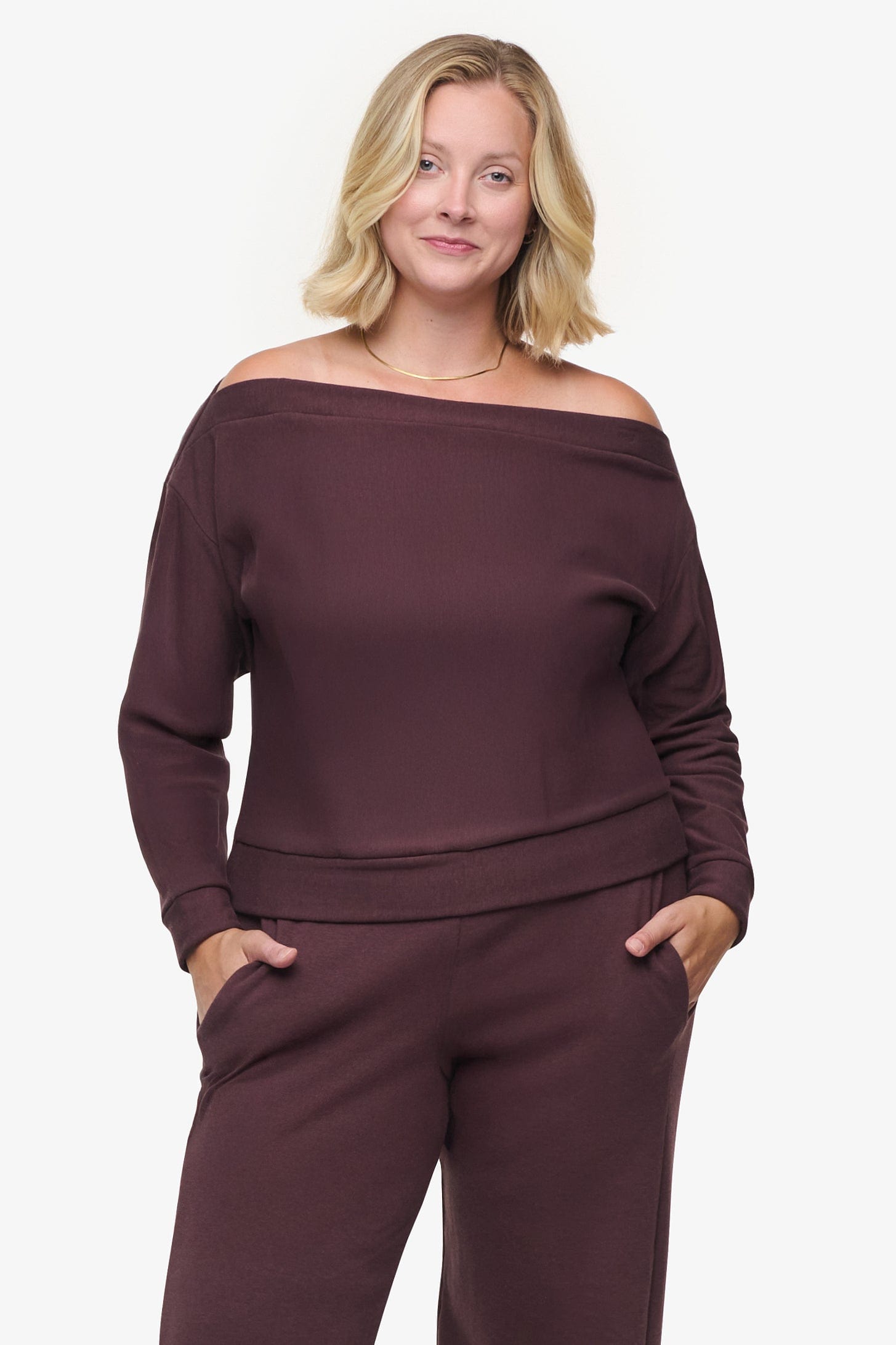 Boatneck Sweatshirt - Woman off shoulder sweatshirt in brown | Daub & Design