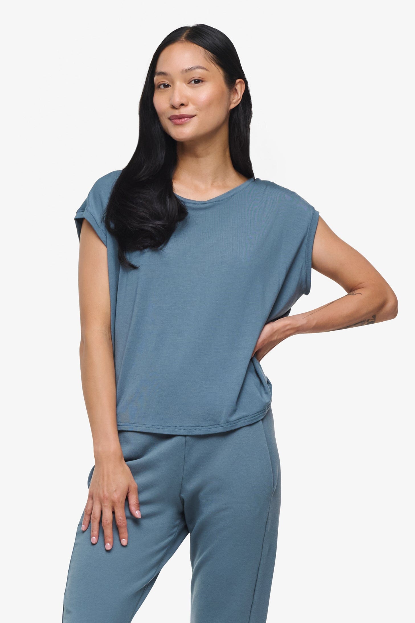 Box Tee - Woman boxy sleeveless tee in slate blue | Daub & Design