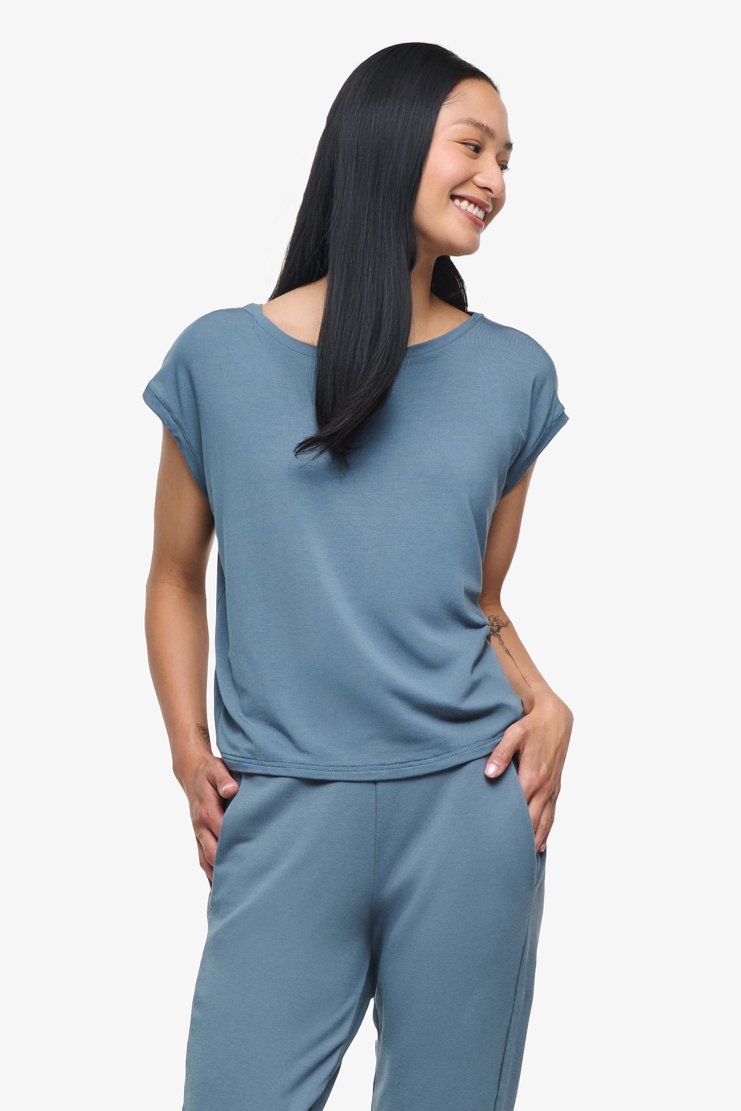 Box Tee - Woman boxy sleeveless tee in slate blue | Daub & Design