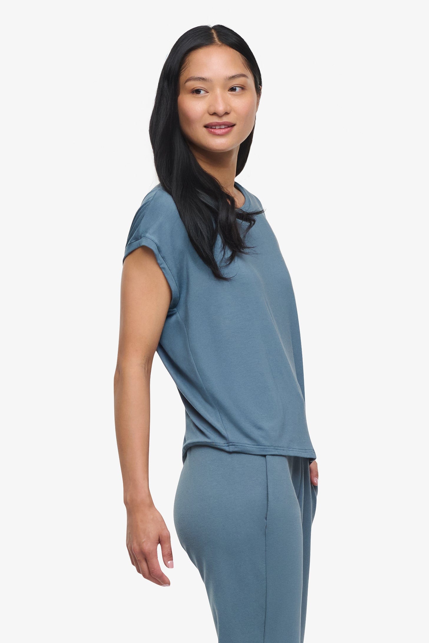 Box Tee - Woman boxy sleeveless tee in slate blue side | Daub & Design