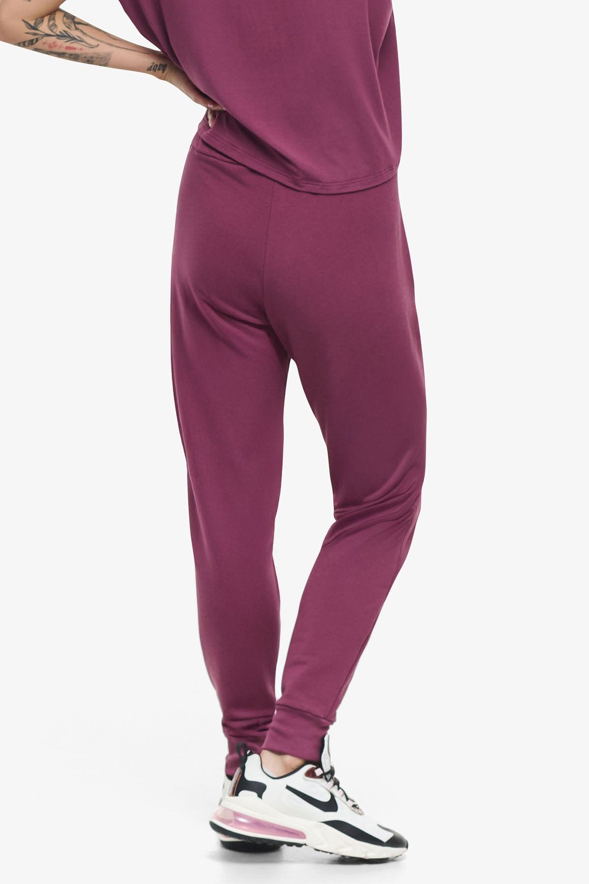 Freedom Jogger - Woman Fleece Jogger with pockets in Deep Cool Pink | Daub & Design