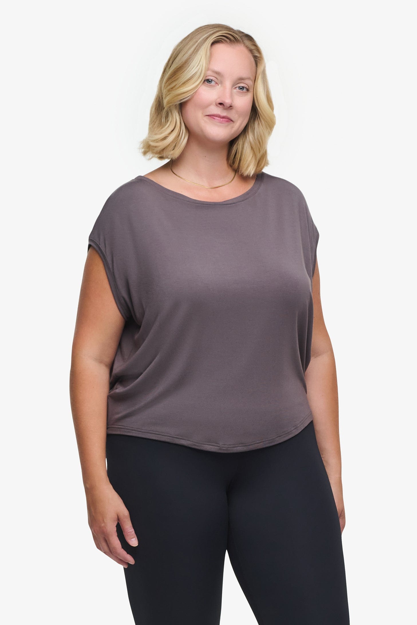 Box Tee - Woman boxy sleeveless tee in warm grey front | Daub & Design