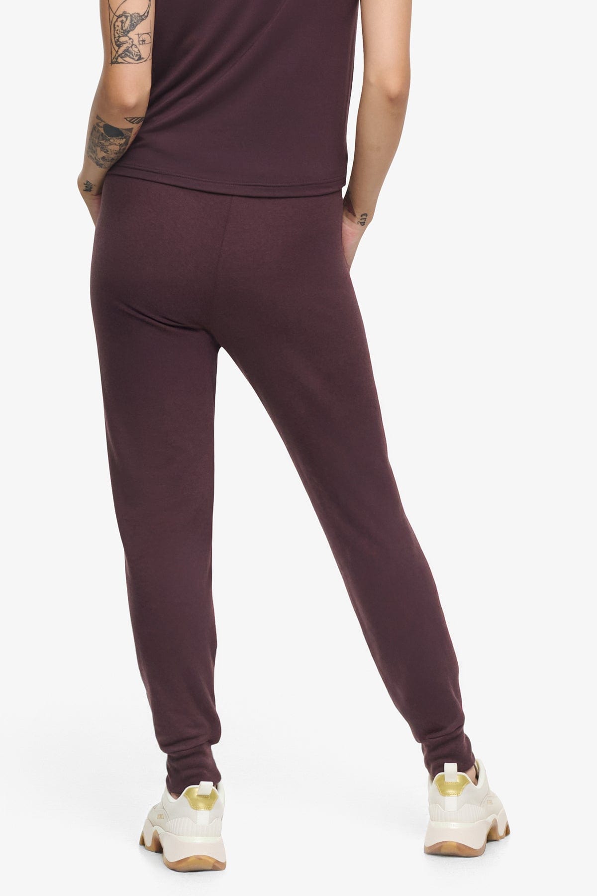 Freedom Jogger - Woman Fleece Jogger with pockets in Brown | Daub & Design