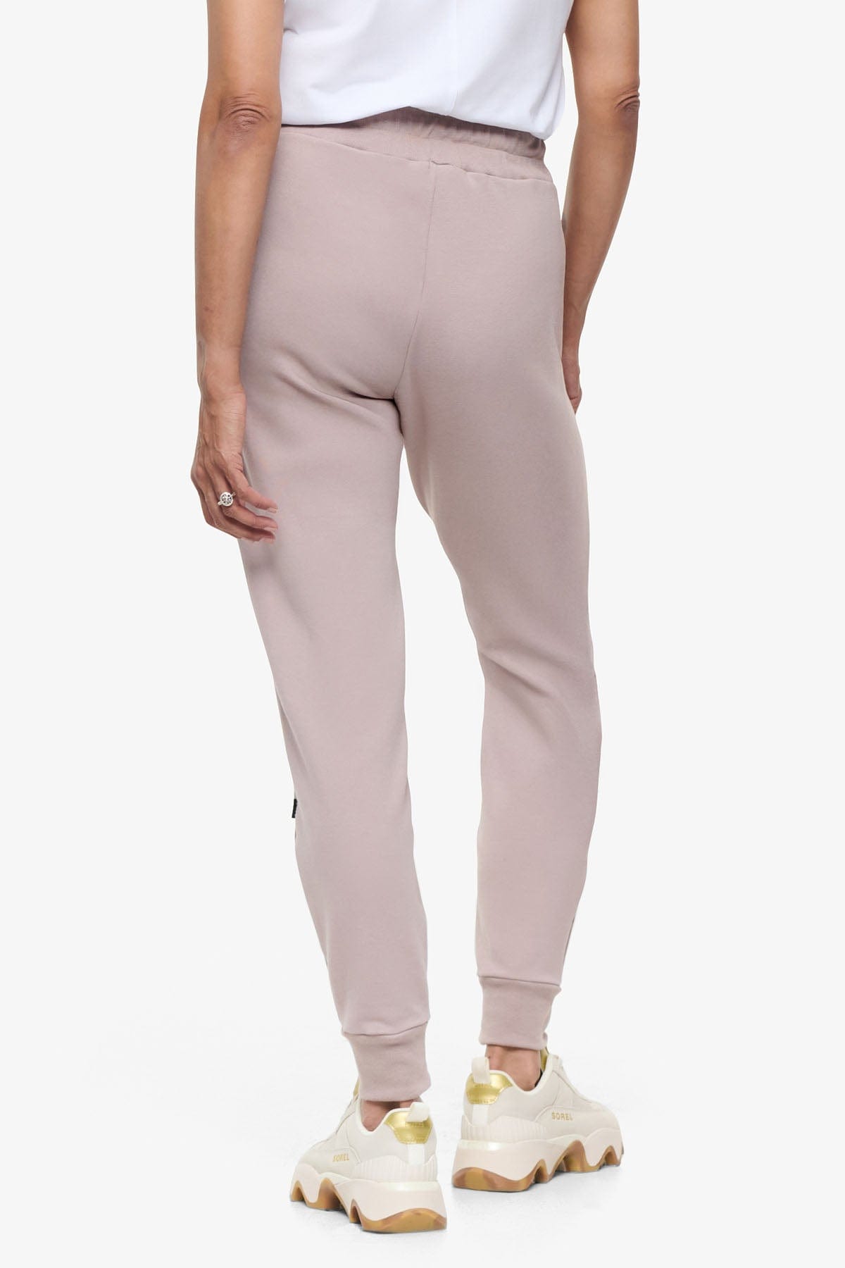 Freedom Jogger - Woman Fleece Jogger with pockets in Beige | Daub & Design