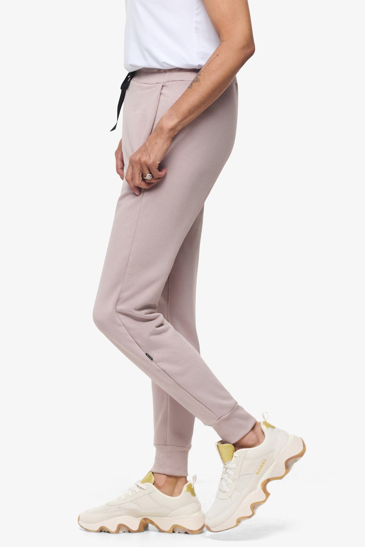 Freedom Jogger - Woman Fleece Jogger with pockets in Beige | Daub & Design