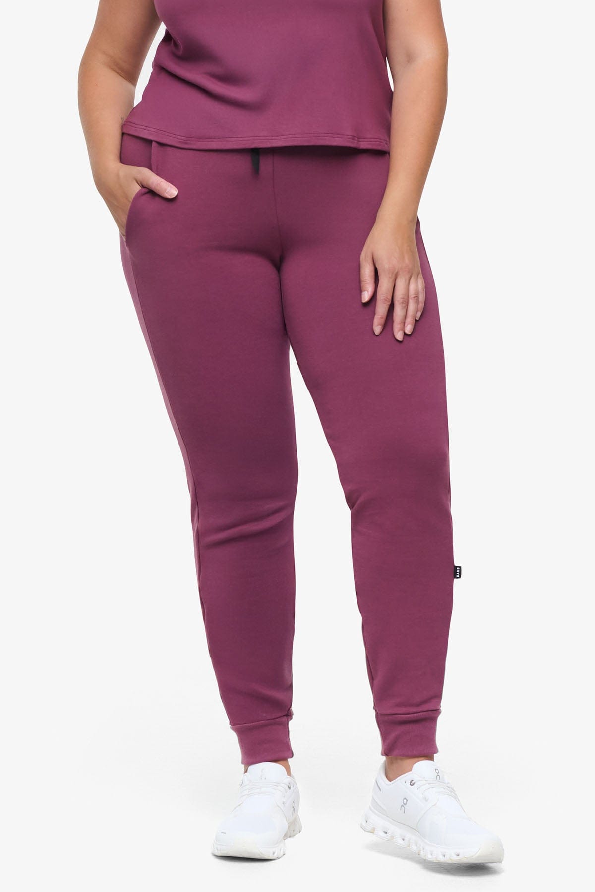 Freedom Jogger - Woman Fleece Jogger with pockets in Deep Cool Pink | Daub & Design