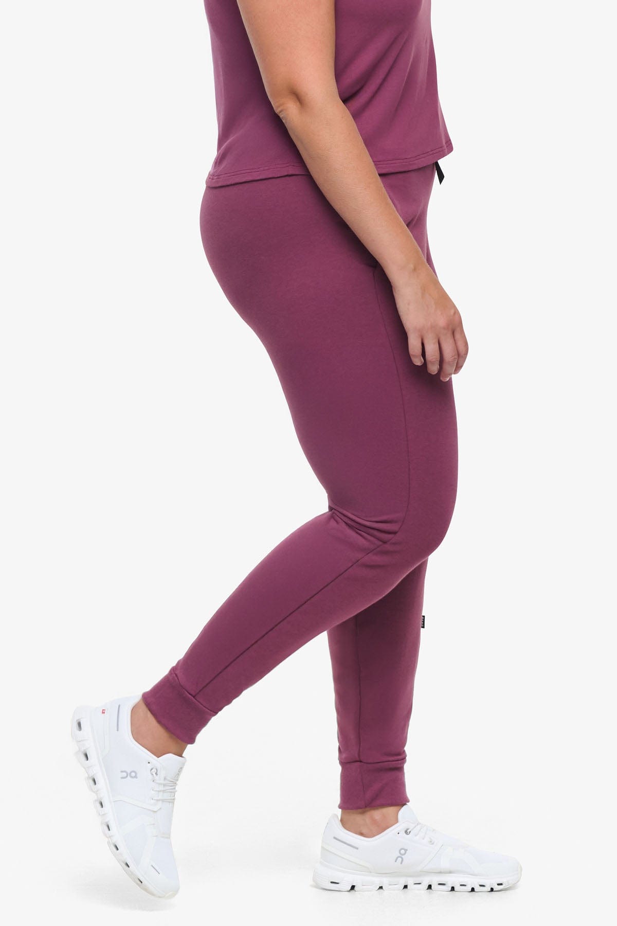 Freedom Jogger - Woman Fleece Jogger with pockets in Deep Cool Pink | Daub & Design