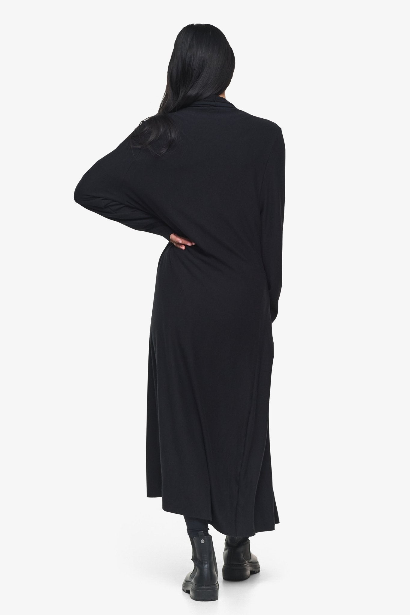 Knox Jacket - Woman Fleece Long Jacket with pockets in Black | Daub & Design