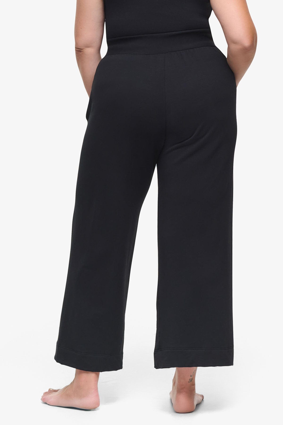 Starboard Pant - Woman Wide Leg Pant in Black | Daub & Design