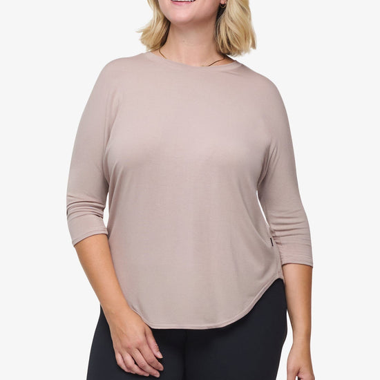Ainsley Tee – Women’s Basic 3/4 length sleeve T-Shirt in beige | Daub + Design