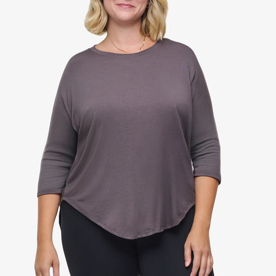 Ainsley Tee – Women’s Basic 3/4 length sleeve T-Shirt in warm grey | Daub + Design