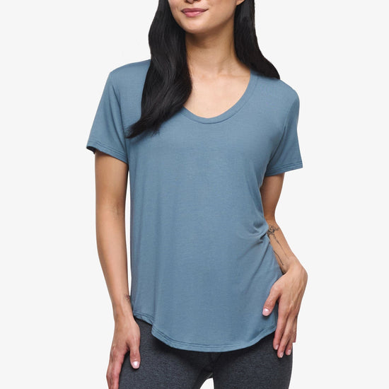 Avery Tee – Women’s Basic T-Shirt in basalt blue | Daub + Design