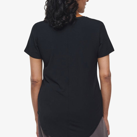 Avery Tee – Women’s Basic T-Shirt in black back | Daub + Design
