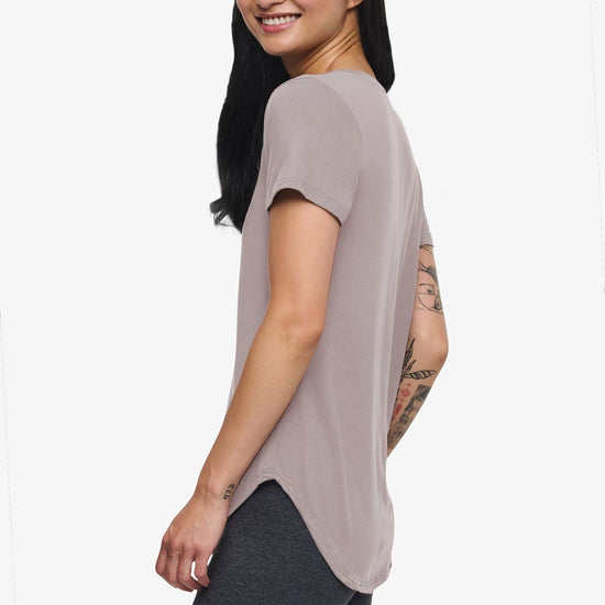 Avery Tee – Women’s Basic T-Shirt in beige | Daub + Design