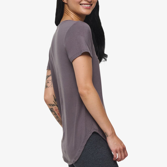 Avery Tee – Women’s Basic T-Shirt in grey side | Daub + Design