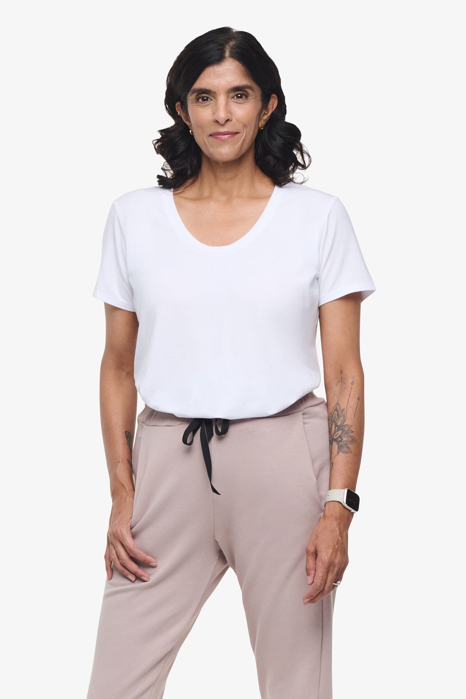 Avery Tee – Women’s Basic T-Shirt in white front tucked in | Daub + Design