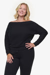 Boatneck Sweatshirt - Woman off shoulder sweatshirt in black front | Daub & Design