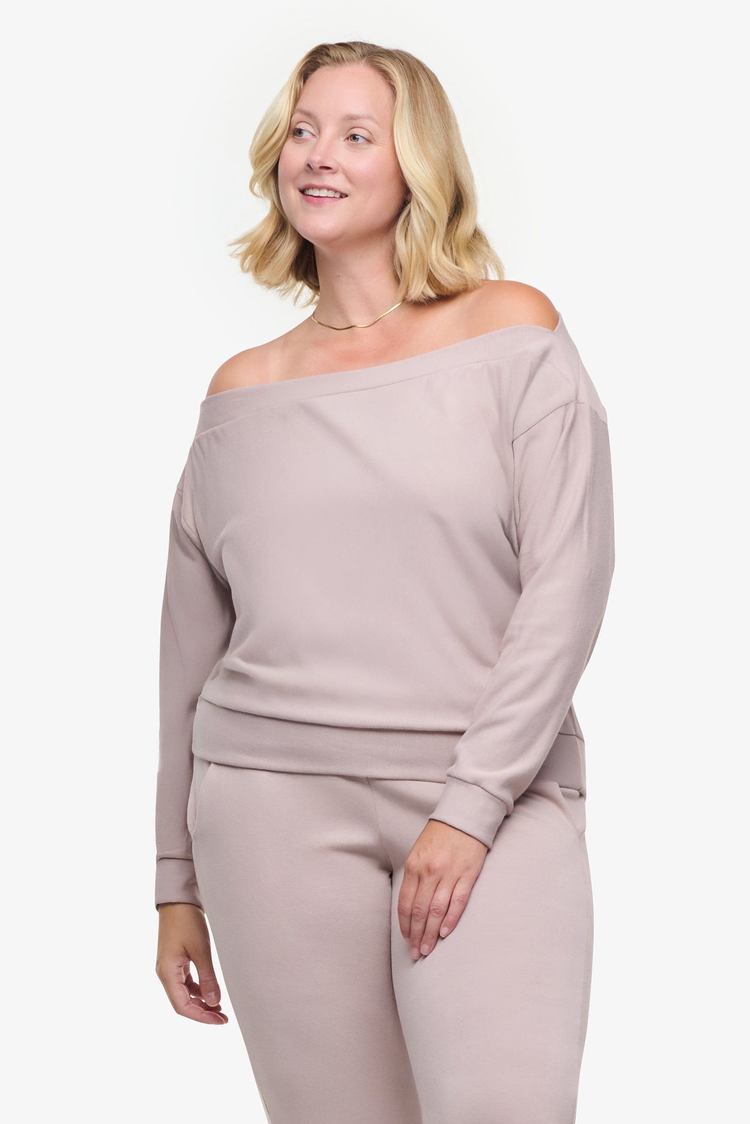 Boatneck Sweatshirt - Woman off shoulder sweatshirt in beige | Daub & Design