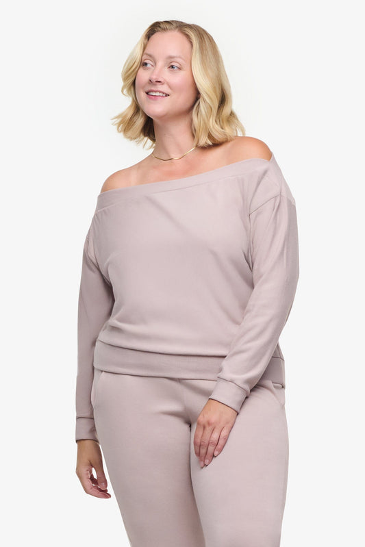 Boatneck Sweatshirt - Woman off shoulder sweatshirt in beige | Daub & Design