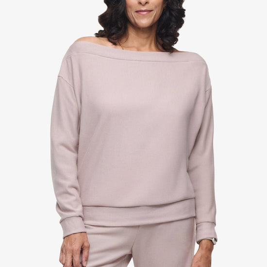 Boatneck Sweatshirt - Woman off shoulder sweatshirt in beige front | Daub & Design