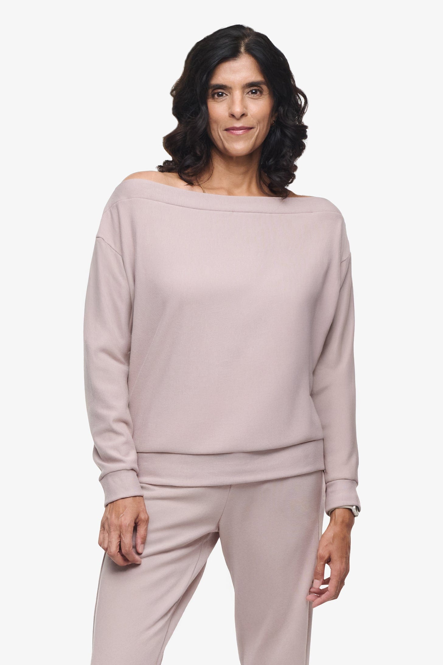 Boatneck Sweatshirt - Woman off shoulder sweatshirt in beige front | Daub & Design
