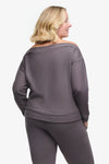 Boatneck Sweatshirt - Woman off shoulder sweatshirt in warm grey back | Daub & Design