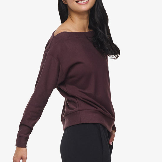 Boatneck Sweatshirt - Woman off shoulder sweatshirt in brown side | Daub & Design