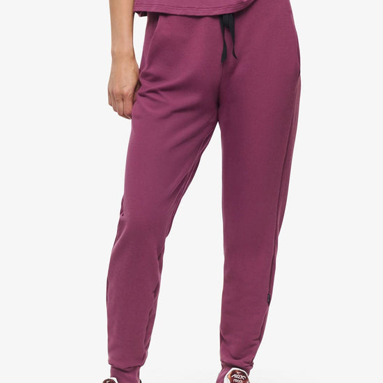 Freedom Jogger  - Woman Fleece  Jogger with pockets in Deep Cool Pink | Daub & Design