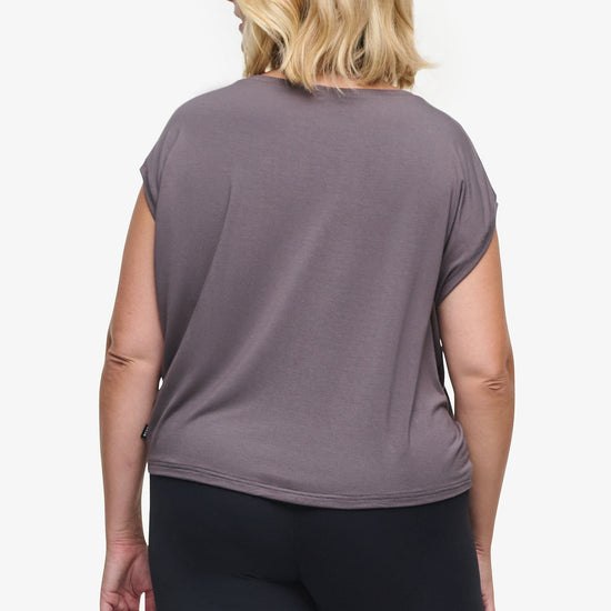 Box Tee - Woman boxy sleeveless tee in warm grey back | Daub & Design