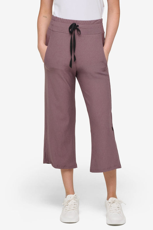 Freedom Wide Leg Crop in Sparrow
