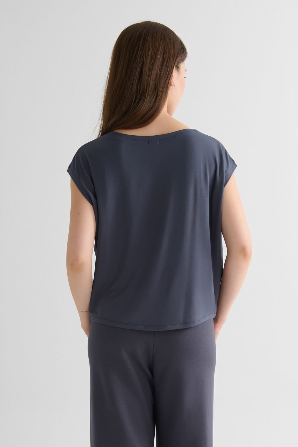 Box Tee - Women's Basic T-Shirt in Ash Grey | DAUB