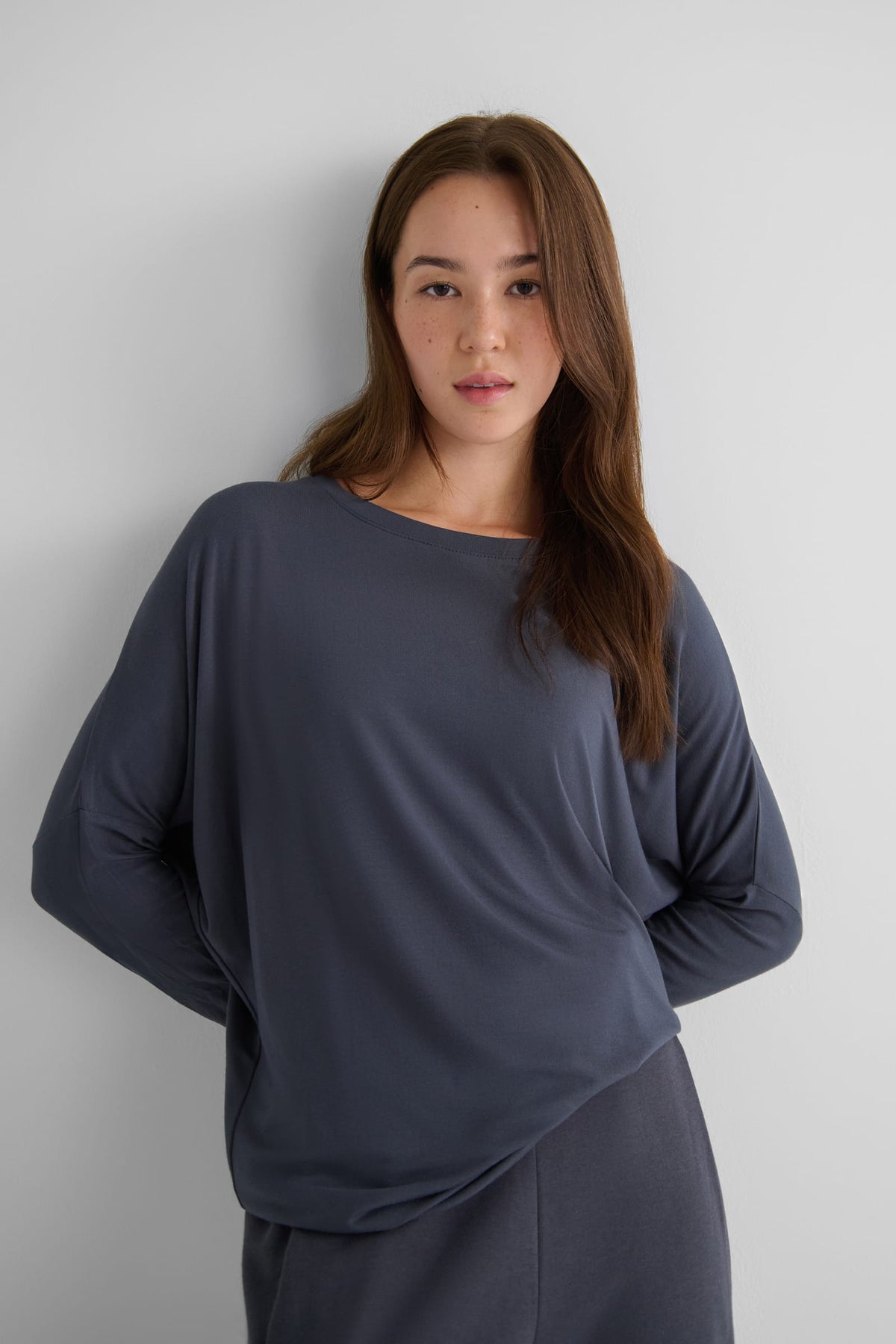 Dolman Longsleeve in Ash - Women's Long Sleeve Top in Ash Grey | DAUB