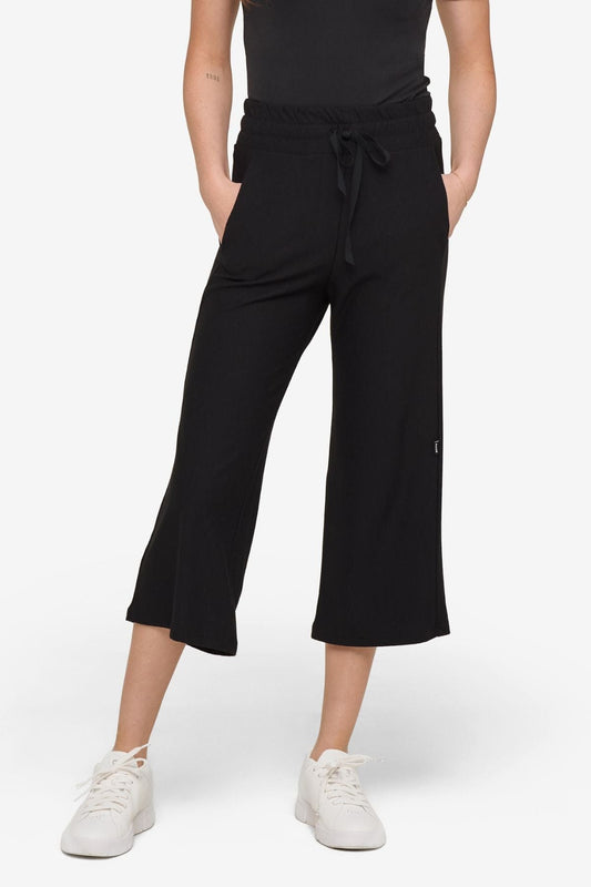 Freedom Wide Leg Crop in Black
