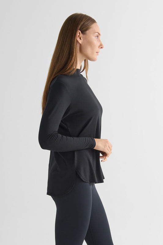 Jensen Longsleeve in Black - Women's Long Sleeve Shirt in Black | DAUB