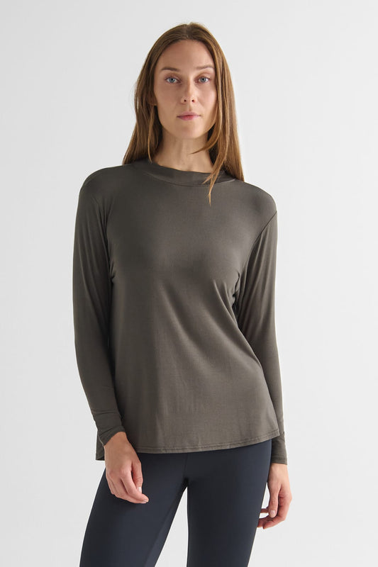 Jensen Longsleeve in Spruce - Women's Long Sleeve Shirt in Spruce Green | DAUB