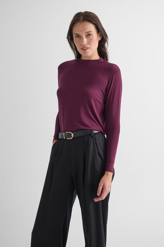 Jensen Longsleeve in Syrah - Women's Long Sleeve Shirt in Burgundy | DAUB