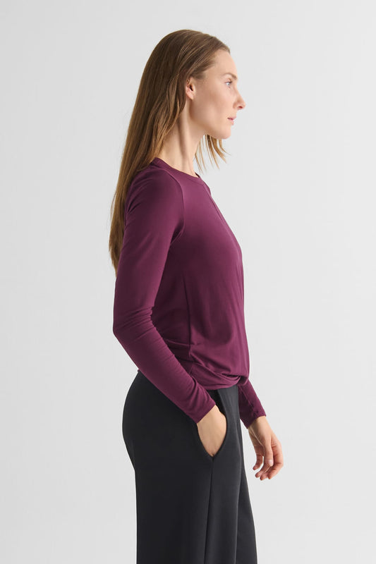 Leilani Longsleeve in Syrah - Women's Long Sleeve Shirt in Burgundy | DAUB
