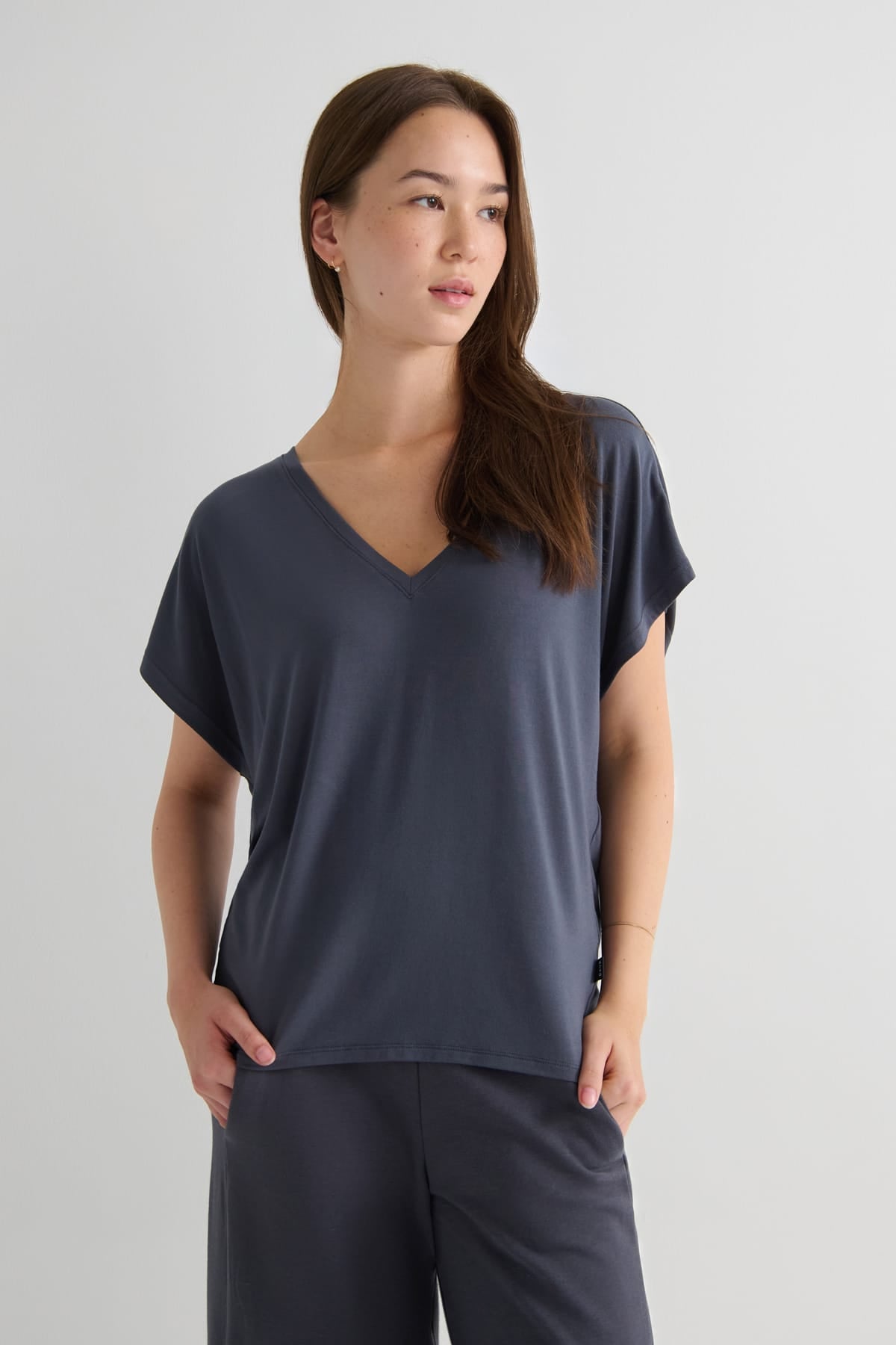 Trinity Tee - Women's Basic V-Neck T-Shirt in Ash Grey | DAUB