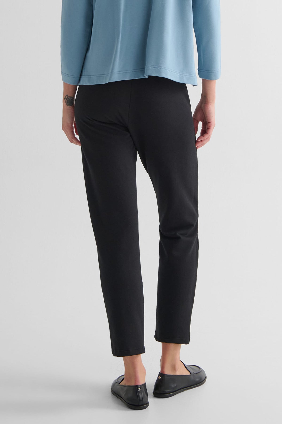 Wren Pant in Black - Women's Fleece Straight Leg Pant in Black | DAUB