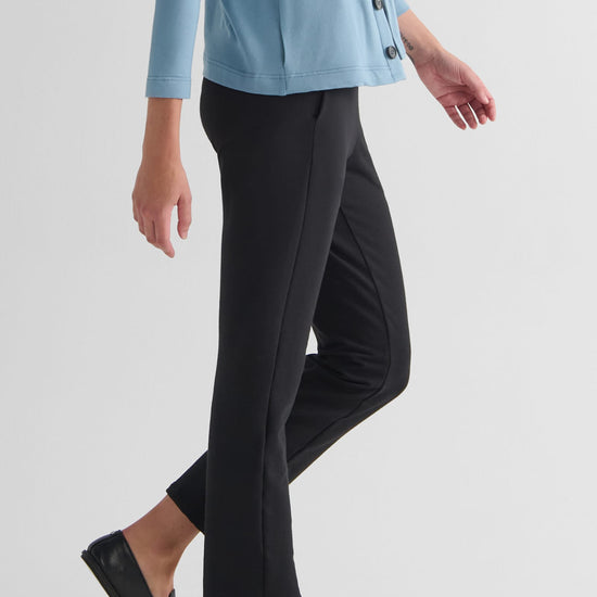 Wren Pant in Black - Women's Fleece Straight Leg Pant in Black | DAUB