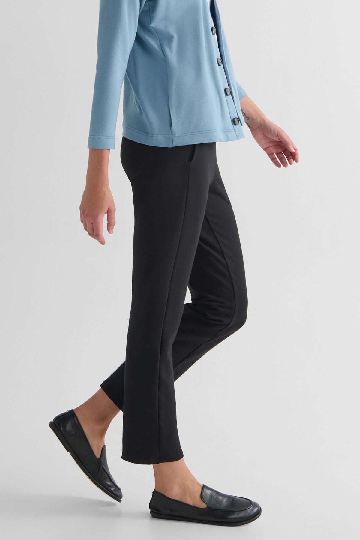 Wren Pant in Black - Women's Fleece Straight Leg Pant in Black | DAUB