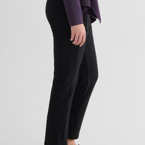 Wren Pant in Black - Women's Fleece Straight Leg Pant in Black | DAUB