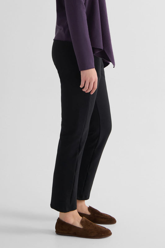 Wren Pant in Black - Women's Fleece Straight Leg Pant in Black | DAUB