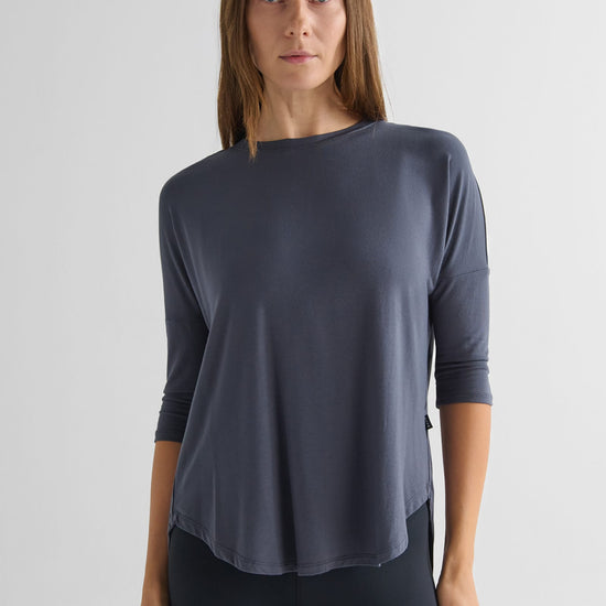 Ainsley Tee in Ash - Women's Basic 3/4 Sleeves T-Shirt in Ash Grey | DAUB